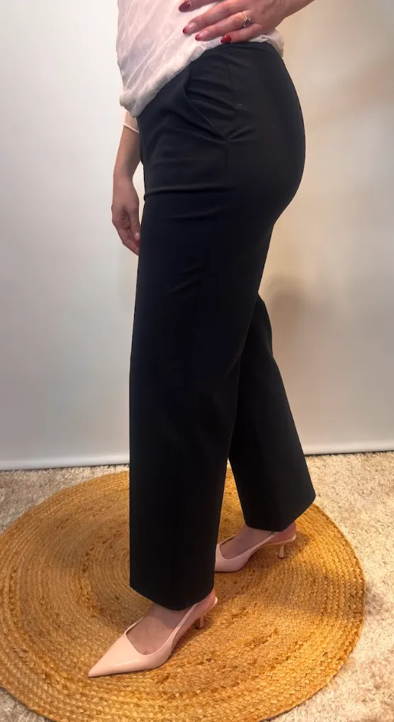 Smart Straight-Leg Trousers - Black